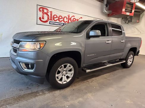 Used 2020 Chevrolet Colorado LT RWD image 2