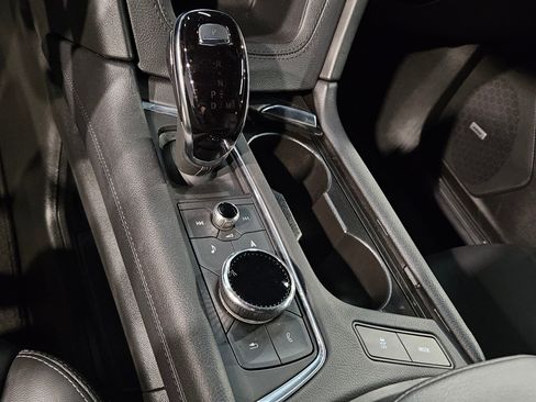 Used 2025 Cadillac XT5 Premium Luxury image 34