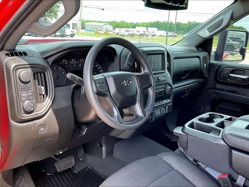 Used 2025 Chevrolet Silverado 2500 Custom w/ Custom Value Package image 14