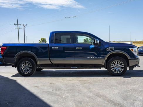 Used 2017 Nissan Titan Platinum Reserve image 4