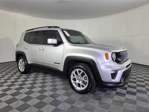 Certified 2019 Jeep Renegade Latitude image 2