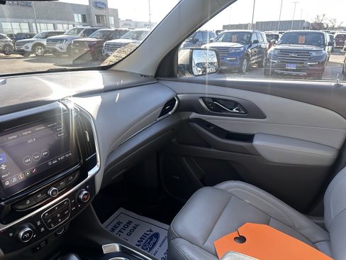 Used 2021 Chevrolet Traverse Premier image 11