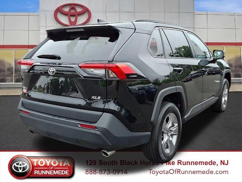 Certified 2025 Toyota RAV4 XLE FWD image 6