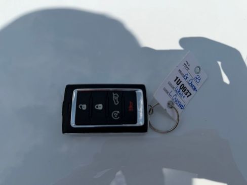 Used 2023 Jeep Grand Cherokee L Overland w/ Luxury Tech Group IV AWD/4WD image 32