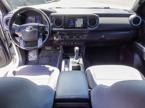 Used 2019 Toyota Tacoma TRD Sport w/ Technology Package AWD/4WD image 25