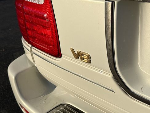 Used 2000 Lexus LX 470 4WD image 38