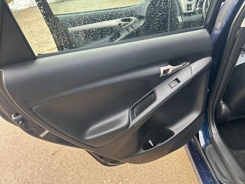 Used 2009 Pontiac Vibe GT image 11