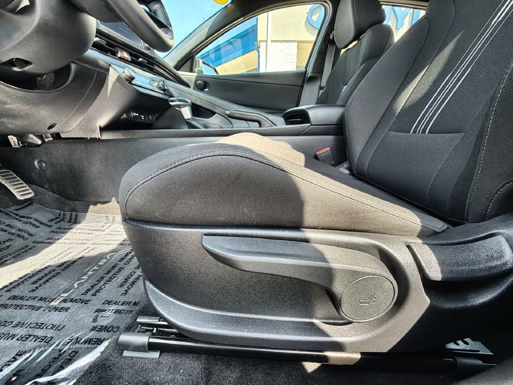 Used 2025 Hyundai Elantra Sport FWD image 14