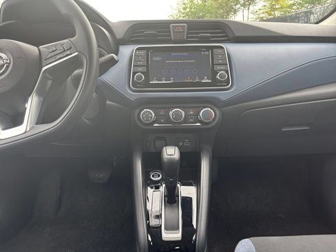 Used 2025 Nissan Versa SV FWD image 17