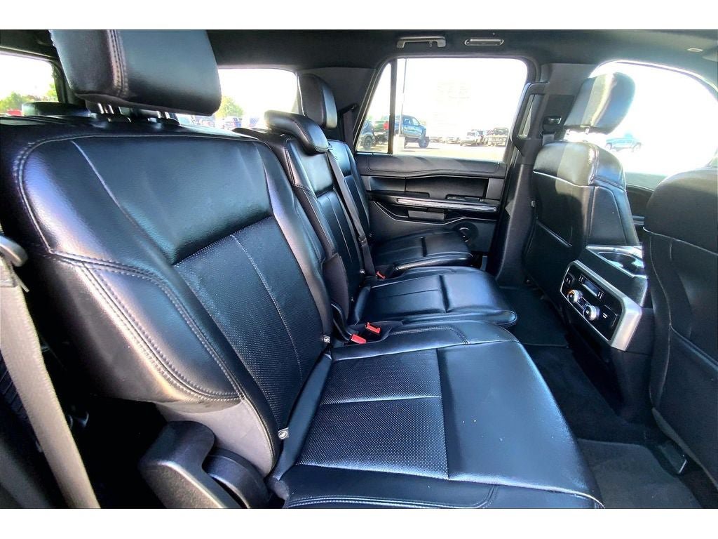 Used 2020 Ford Expedition Max XLT w/ Equipment Group 202A AWD/4WD image 29