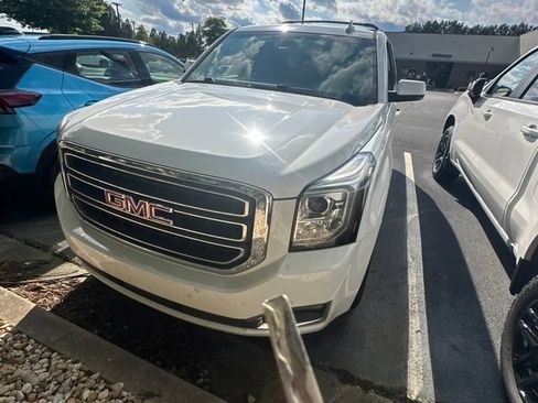 Used 2017 GMC Yukon SLE RWD image 1