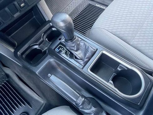 Used 2020 Toyota Tacoma SR AWD/4WD image 24