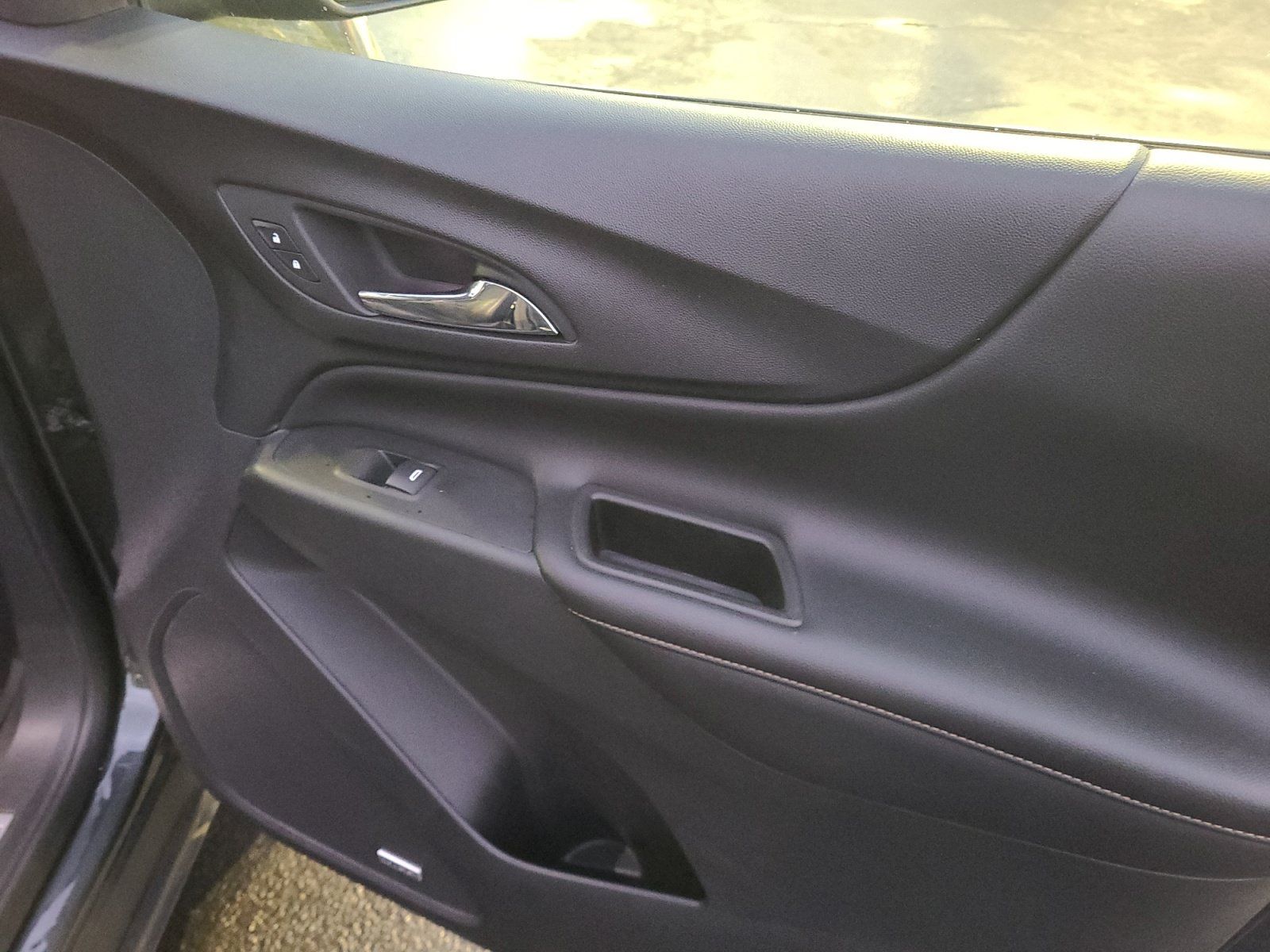 Used 2020 Chevrolet Equinox Premier AWD/4WD image 16