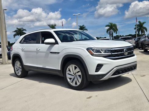 Used 2021 Volkswagen Atlas Cross Sport SE w/ Panoramic Sunroof Package FWD image 8
