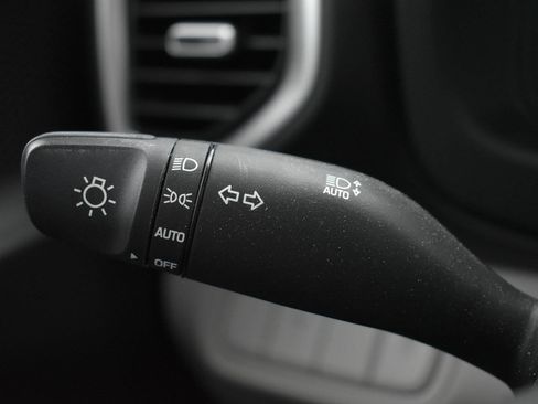 Used 2024 Hyundai Venue SEL image 22