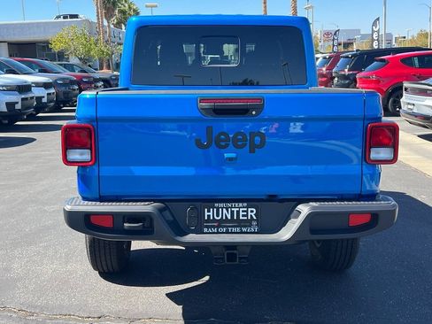New 2025 Jeep Gladiator Sport AWD/4WD image 5