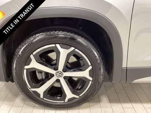 Used 2026 Volkswagen Tiguan SE AWD/4WD image 22