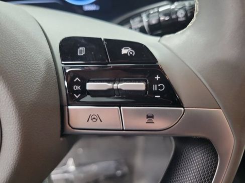 Used 2024 Hyundai Elantra SEL FWD image 25