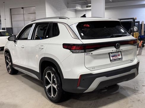 New 2026 Volkswagen Tiguan SE image 13