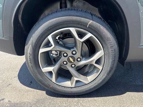 New 2026 Chevrolet Trax LT w/ LT Convenience Package FWD image 11