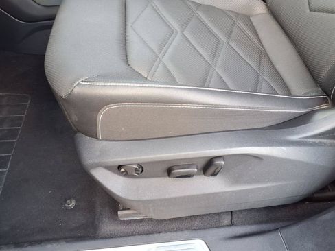 Used 2025 Volkswagen Atlas SE AWD/4WD image 19