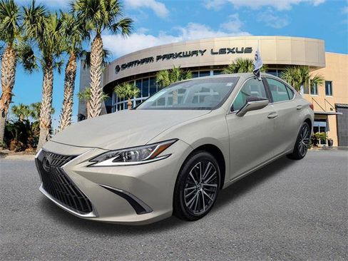 Certified 2025 Lexus ES 300h w/ Premium Package image 8