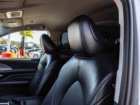 Certified 2024 Toyota Grand Highlander XLE image 14