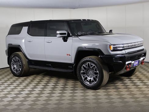 Used 2024 GMC Hummer EV 3X w/ LPO, Illumination Package AWD/4WD image 2