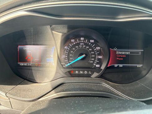 Used 2020 Ford Fusion SE FWD image 20