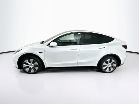 Used 2024 Tesla Model Y Long Range AWD/4WD image 4