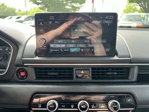 Used 2023 Honda Pilot Touring image 18