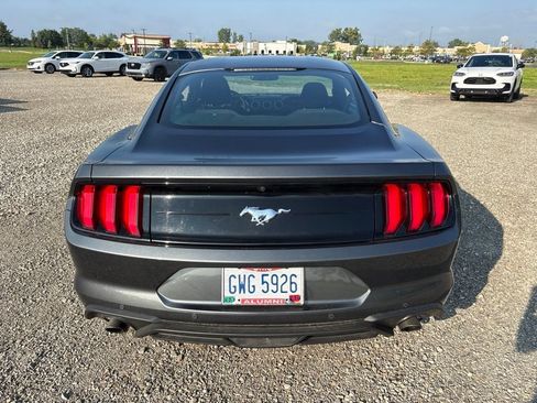 Used 2018 Ford Mustang Coupe RWD image 7