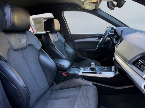 Used 2020 Audi SQ5 Premium w/ Convenience Package image 23