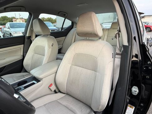 Used 2019 Nissan Altima 2.5 S FWD image 18