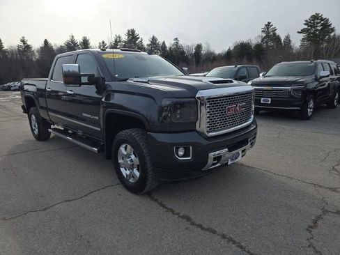 Used 2017 GMC Sierra 3500 Denali w/ Duramax Plus Package image 8