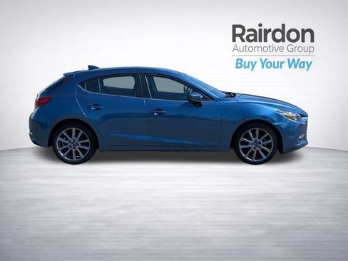 Used 2018 MAZDA MAZDA3 Touring FWD image 8
