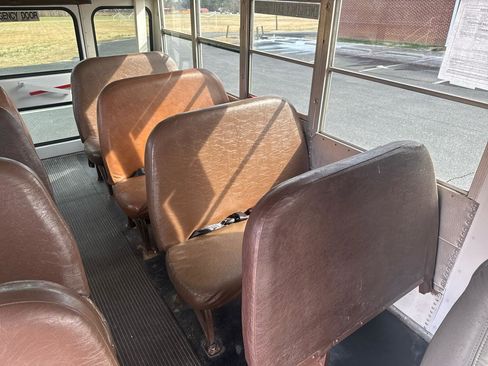 Used 1999 Chevrolet Express 3500 image 17