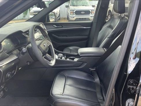 Used 2024 Jeep Grand Cherokee L Limited w/ Luxury Tech Group II AWD/4WD image 9