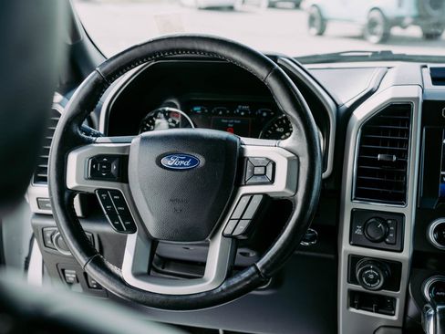 Used 2020 Ford F150 Lariat w/ Equipment Group 502A Luxury image 13