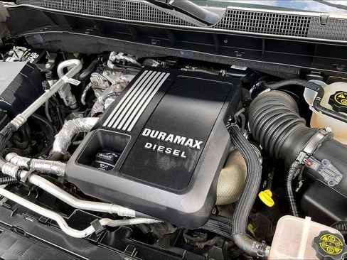 Used 2022 Chevrolet Silverado 1500 High Country w/ Technology Package AWD/4WD image 44