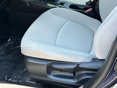 Used 2022 Toyota Corolla LE w/ Carpet Mat Package (TMS) FWD image 17