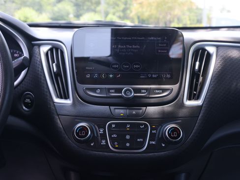 Used 2023 Chevrolet Malibu LT FWD image 8