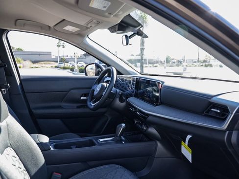 New 2026 Nissan Kicks SV image 20