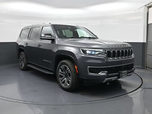 Used 2024 Jeep Wagoneer Series II w/ Flexible Seating Group AWD/4WD image 1