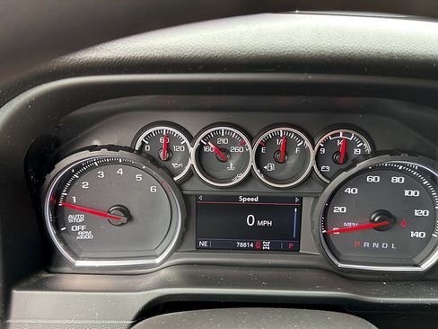 Used 2021 Chevrolet Silverado 1500 LT w/ Remote Start Package AWD/4WD image 19