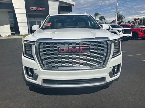 Used 2023 GMC Yukon XL Denali AWD/4WD image 6