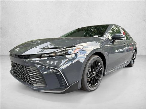 Used 2026 Toyota Camry SE FWD image 7
