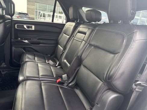 Used 2020 Ford Explorer XLT w/ Equipment Group 202A AWD/4WD image 24