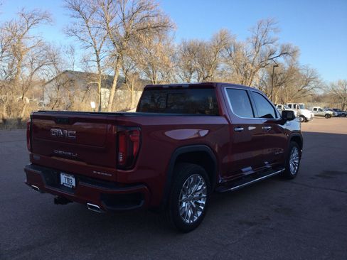 Used 2024 GMC Sierra 1500 Denali w/ Technology Package AWD/4WD image 5