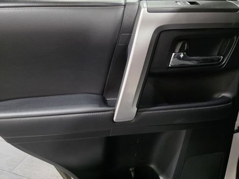 Used 2020 Toyota 4Runner SR5 Premium image 11